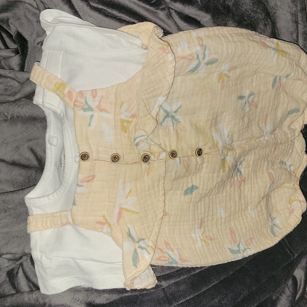 Jessica Simpson short romper with snap bottom